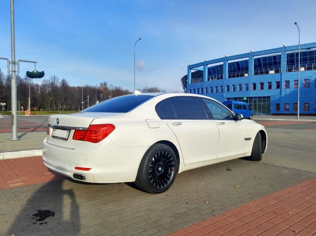 BMW 7-я серия  F02 Long БЕЛЫЙ