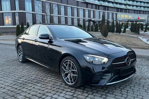 Мерседес E-сlass 2023 год  AMG line