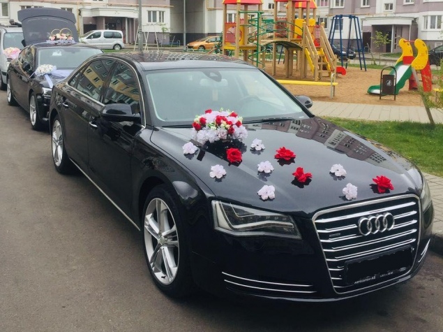 Audi A8 (кузов D4) long, 2013 год, черный