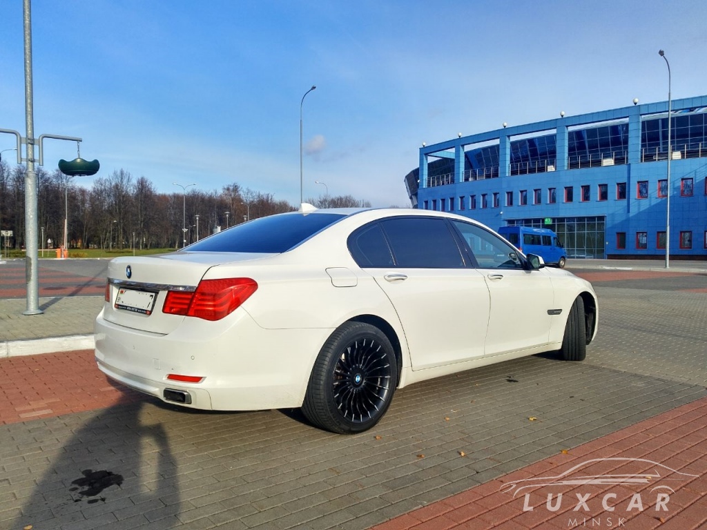 BMW 7 long белая