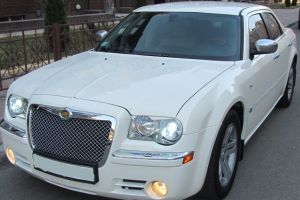 Chrysler 300C   белый