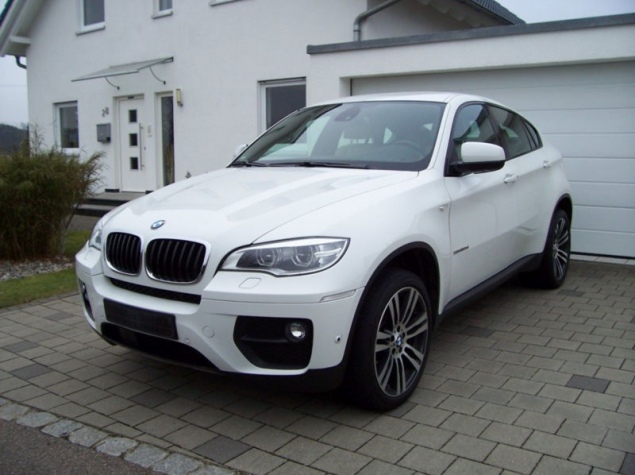 BMW X6 белый
