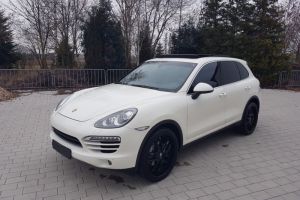 Porsche Cayenne белый