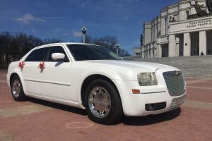 Chrysler 300C Белый