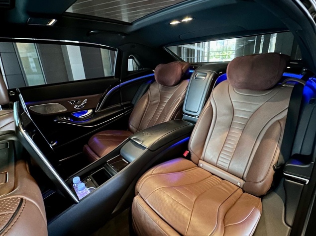 Мерседес Майбах S600 X222 черный Mercedes Maybach рестайлинг